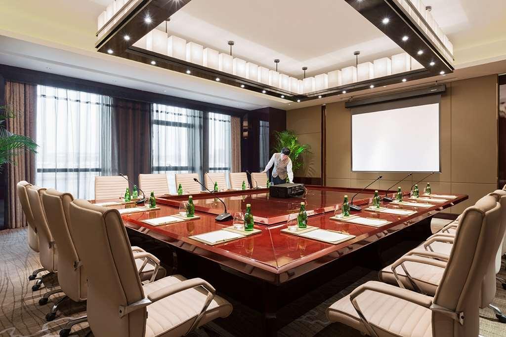 Wanda Realm Fushun Hotel Съоръжения снимка